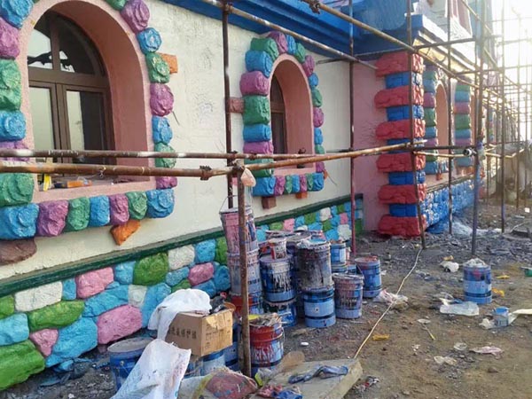 游樂(lè)場(chǎng)外墻翻新